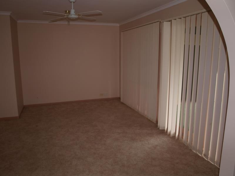 4 Parkway, Melton West VIC 3337