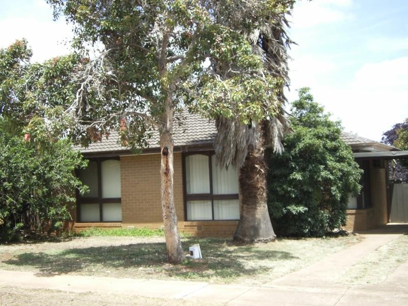 45 Falcon Drive, Melton VIC 3337