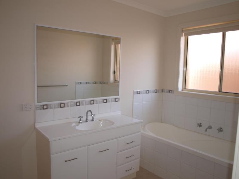 Unit 15/45 Palmerston Street, Melton VIC 3337