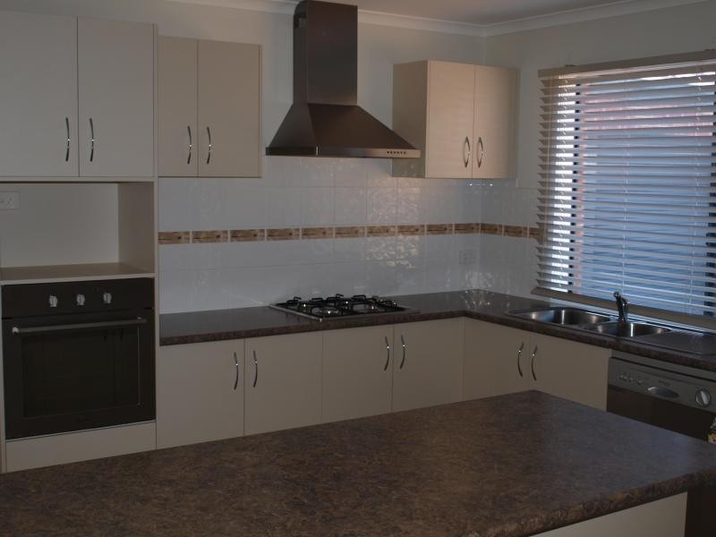 20 Botanica Springs Blvd, Melton VIC 3337