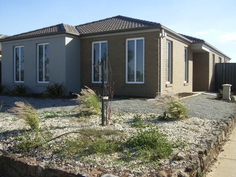 2 Hiltaba Walk, Tarneit VIC 3029
