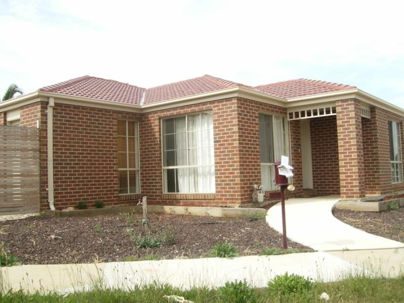 13 Maree Court, Melton VIC 3337