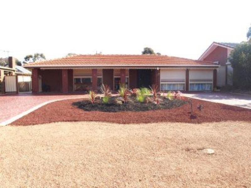 27 Campaspe Crescent, Melton VIC 3337