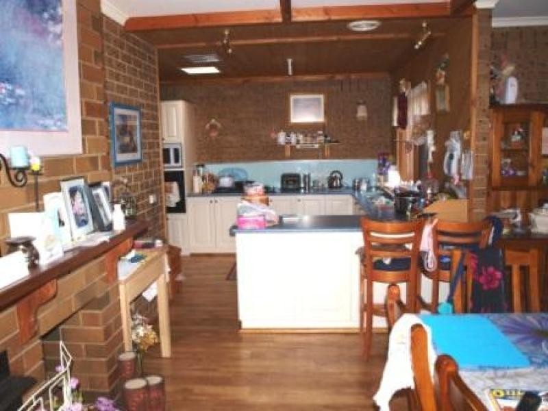 27 Campaspe Crescent, Melton VIC 3337