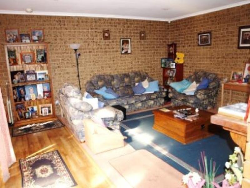 27 Campaspe Crescent, Melton VIC 3337
