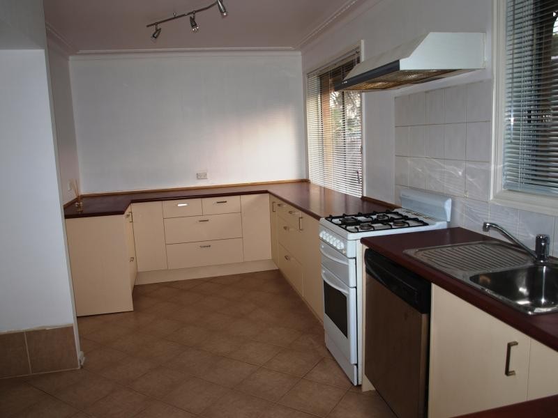 13 Roscrea Road, Melton VIC 3337