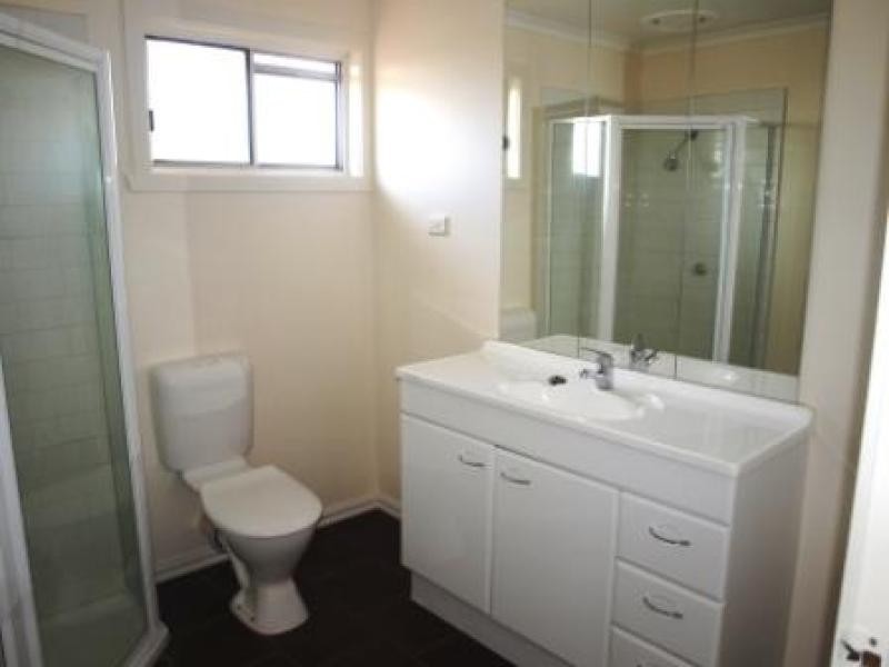 13 Roscrea Road, Melton VIC 3337