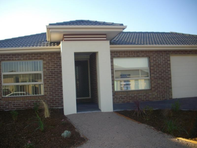 19 Boulderwood Court, Melton VIC 3337