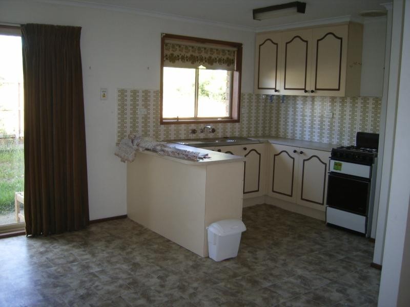 Unit 6/18 Toolern Street, Melton South VIC 3338