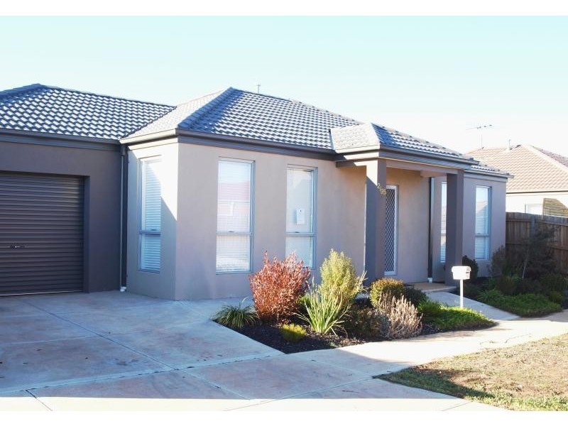16 Joshua Place, Kurunjang VIC 3337