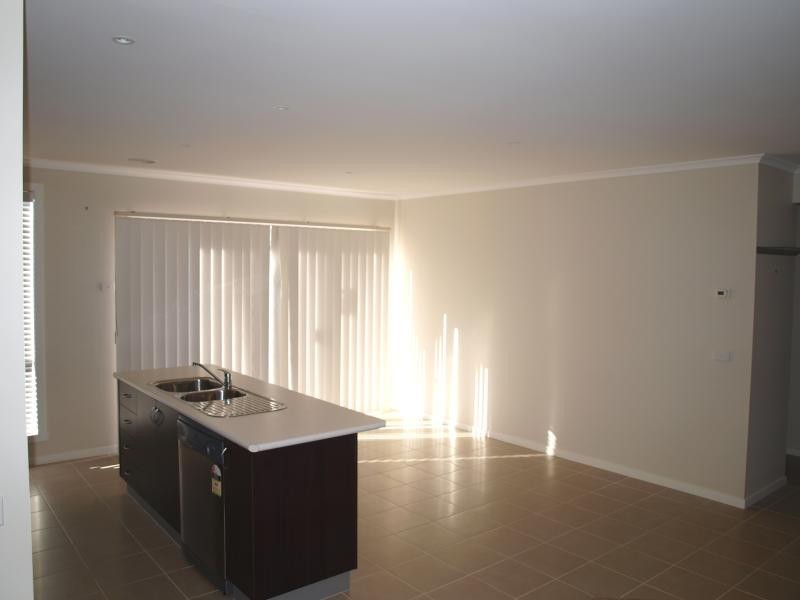 16 Joshua Place, Kurunjang VIC 3337