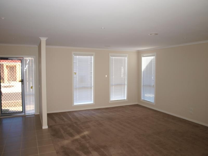 16 Joshua Place, Kurunjang VIC 3337