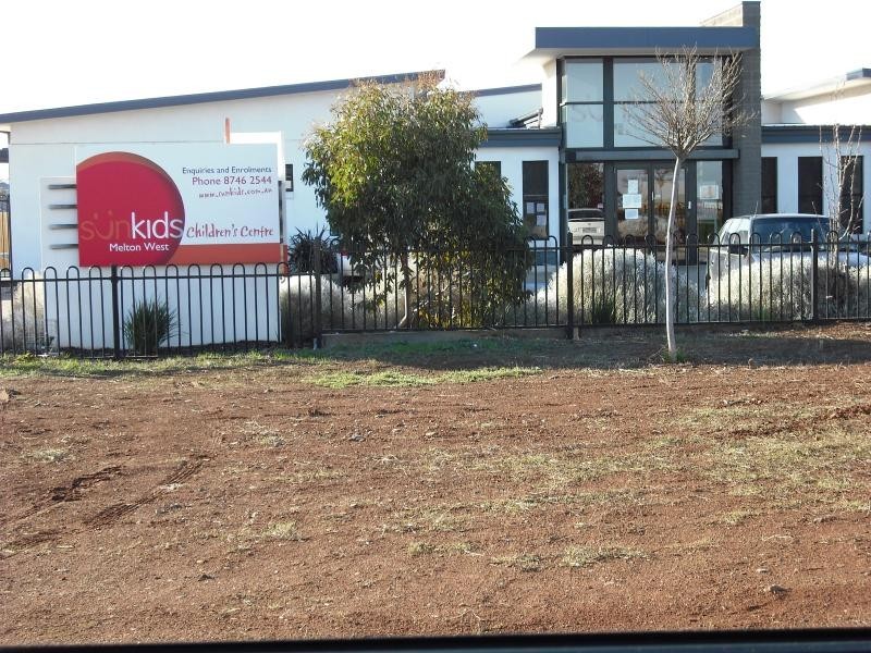 4 Renate Drive, Melton West VIC 3337