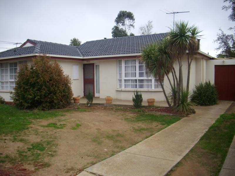 42 Carina Drive, Melton VIC 3337