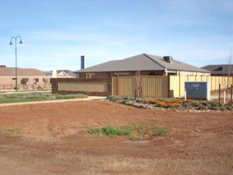 Lot 647 Chanticleer Avenue, Melton VIC 3337