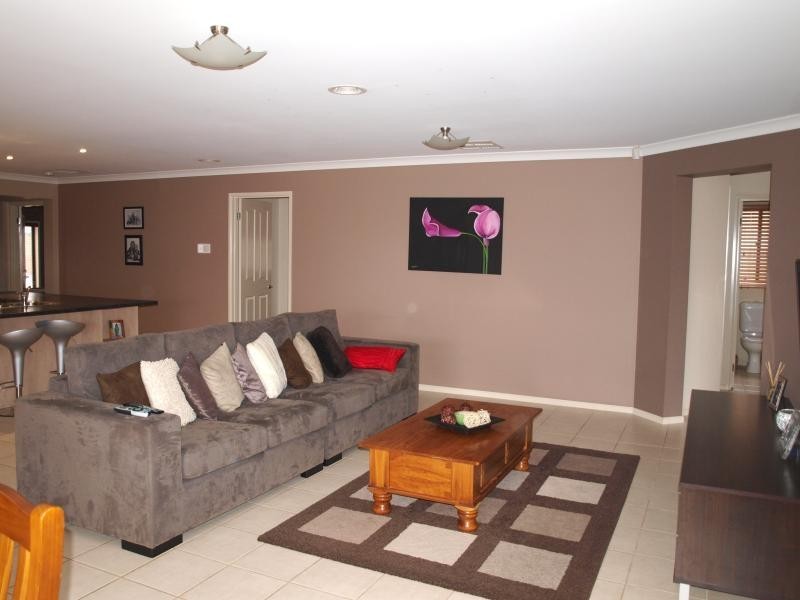 14 Skipton Street, Melton VIC 3337