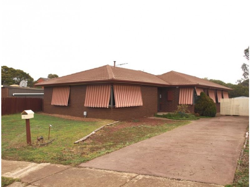 29 Tulloch Avenue, Melton VIC 3337