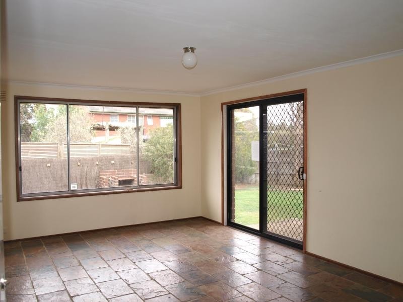 29 Tulloch Avenue, Melton VIC 3337