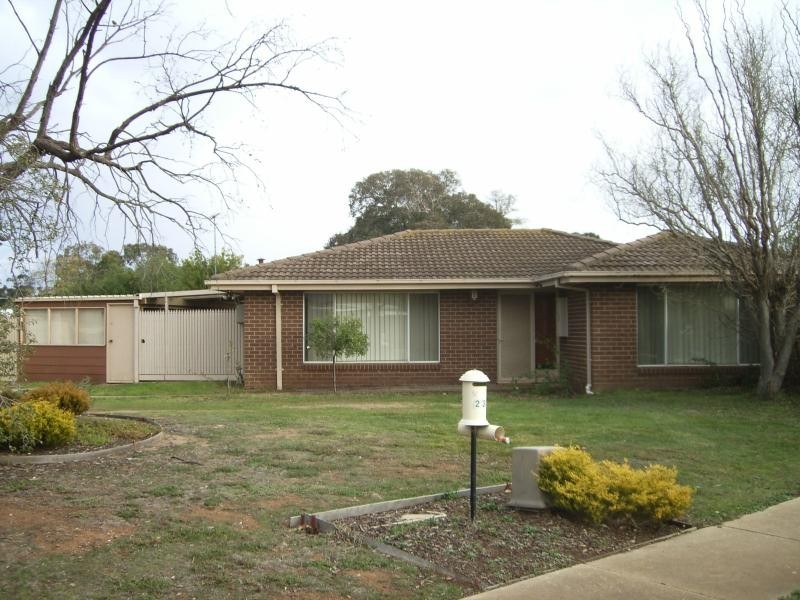 23 Dumbarton Circuit, Melton VIC 3337