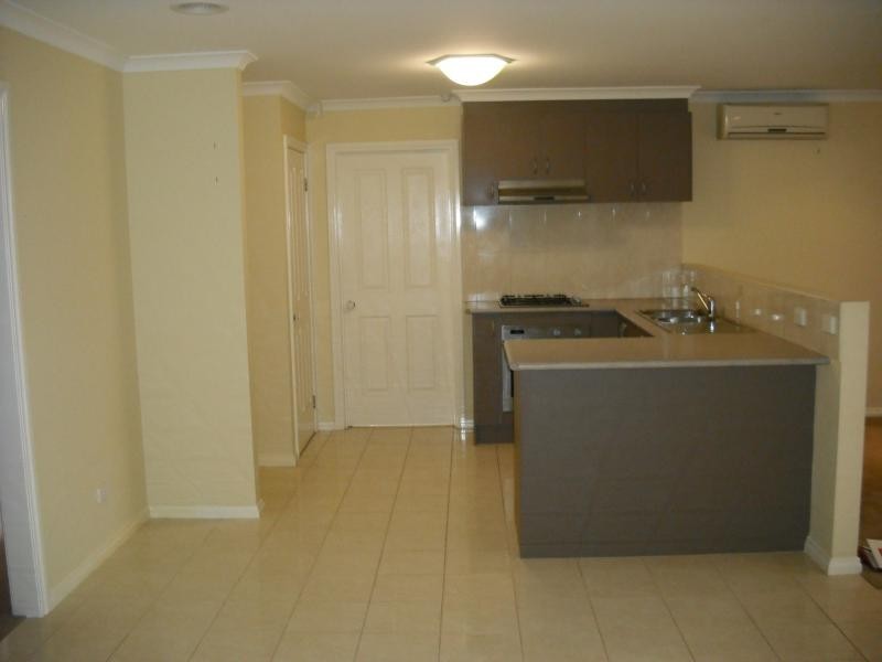 28 Roslyn Park Drive, Melton West VIC 3337