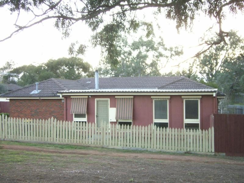 2 Raleighs Road, Melton VIC 3337