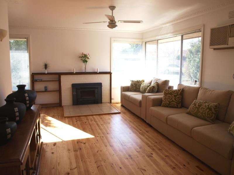 13 Roscrea Road, Melton VIC 3337