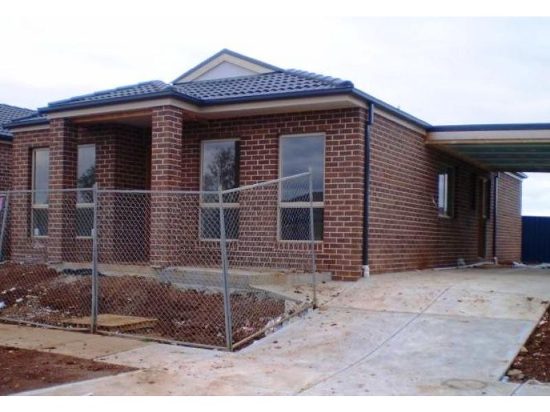 Unit 3/81 Dalray Crescent, Melton VIC 3337