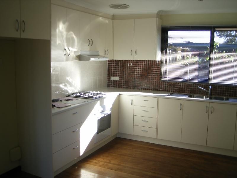 17 Lawson Road, Melton South VIC 3338