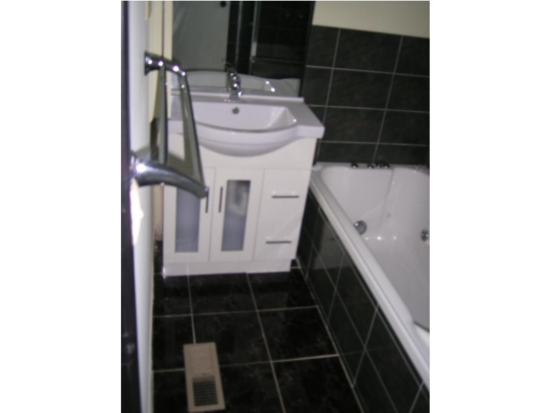 17 Lawson Road, Melton South VIC 3338