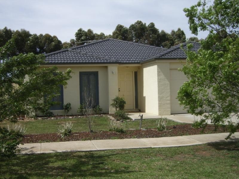 68 Smoult Drive, Melton VIC 3337