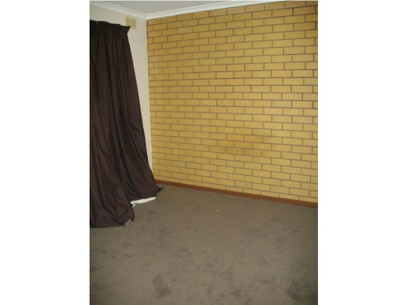 2/20 Toolern Street, Melton South VIC 3338