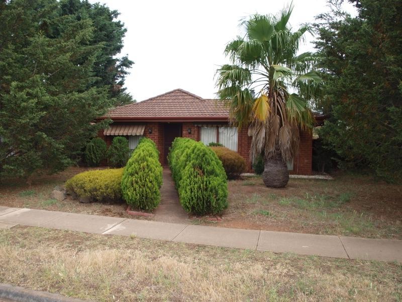 586 High Street, Melton VIC 3337