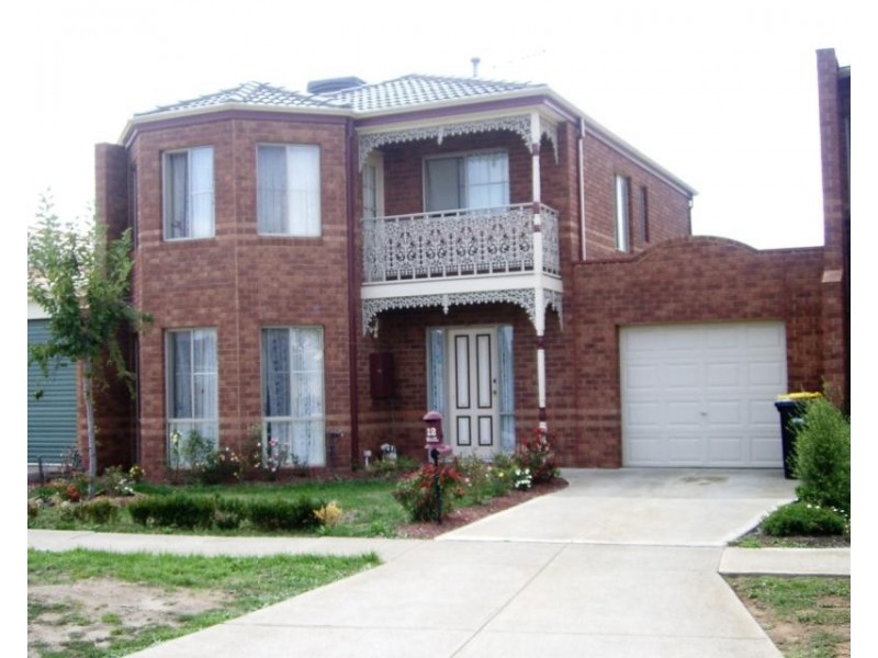 12 Waterford Way, Melton VIC 3337