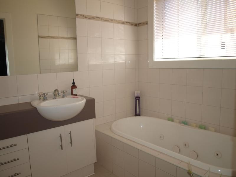 3 Archer Drive, Melton VIC 3337