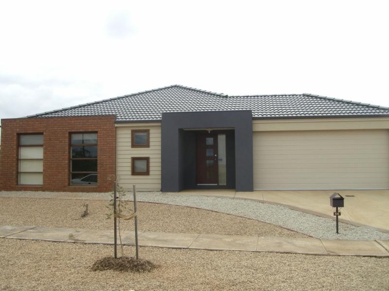 66 Black Knight Way, Kurunjang VIC 3337