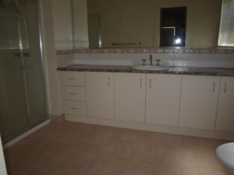 51 Gamalite Drive, Melton VIC 3337