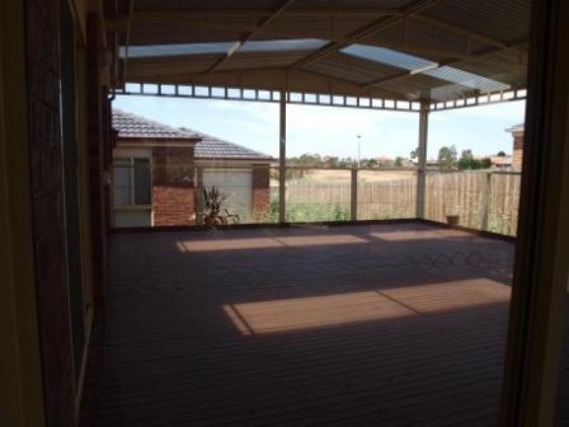 51 Gamalite Drive, Melton VIC 3337