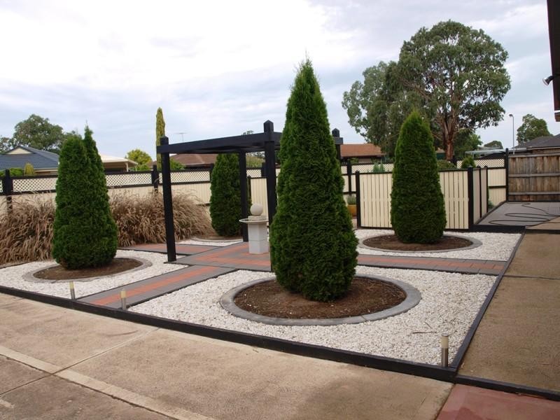 8 Julian Place, Melton VIC 3337