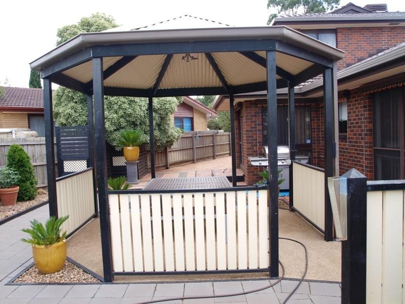 8 Julian Place, Melton VIC 3337