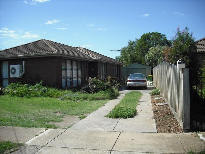 14 Bennett Street, Melton South VIC 3338