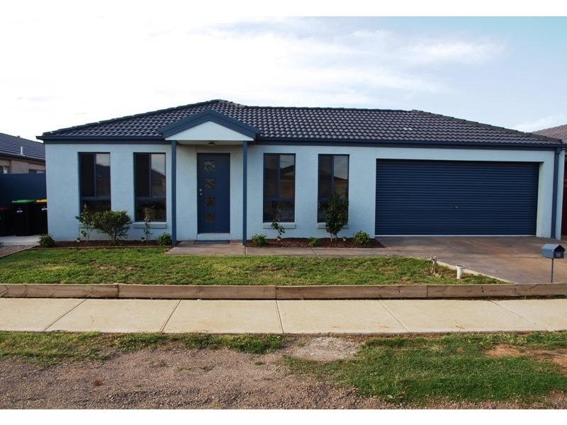 18 Kingston Rule Street, Melton VIC 3337