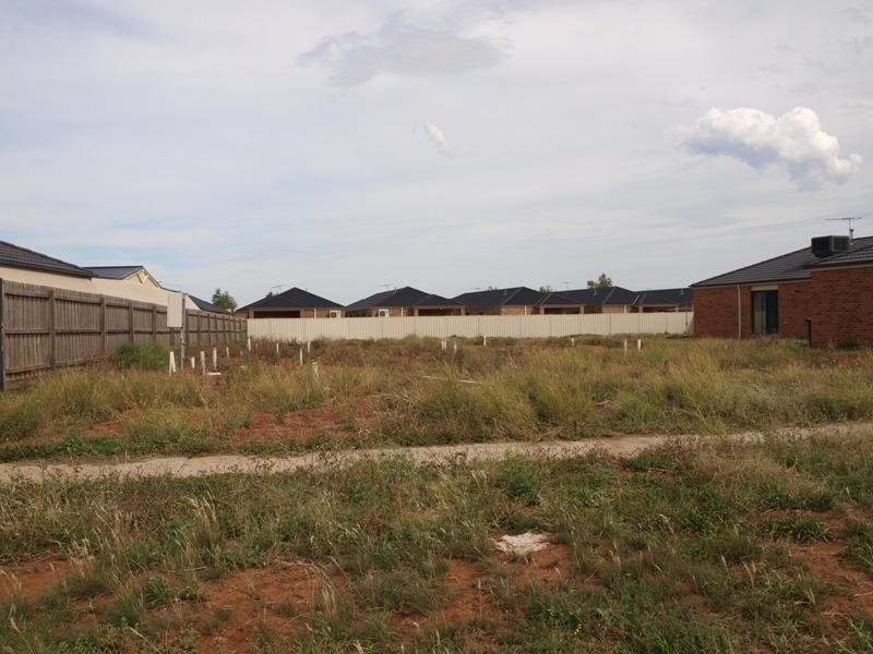 35 Dalray Crescent, Melton VIC 3337