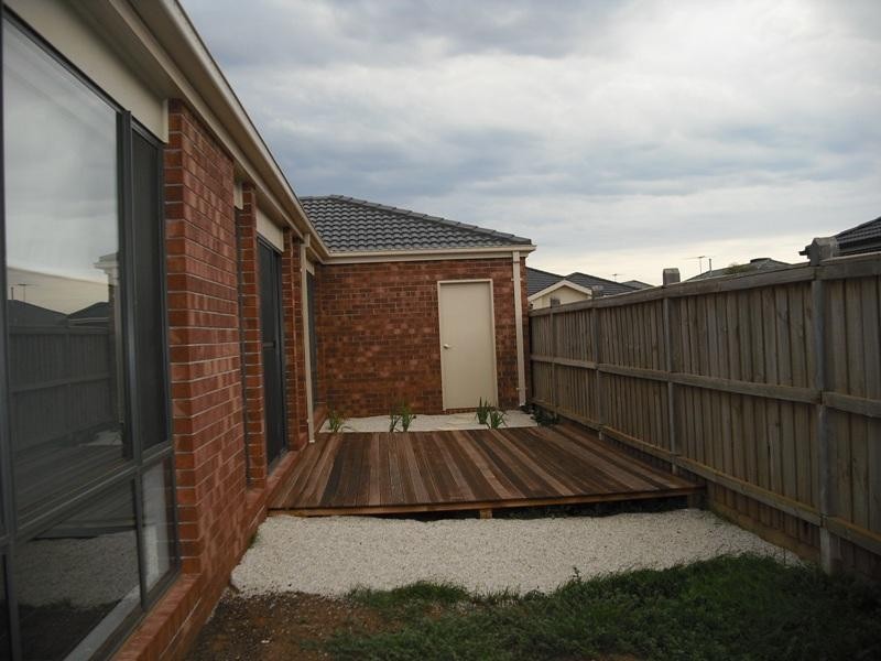 24 Ironbark Way, Brookfield VIC 3338