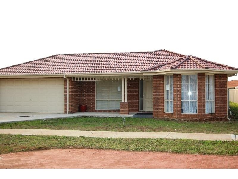 358 Centenary Avenue, Melton VIC 3337
