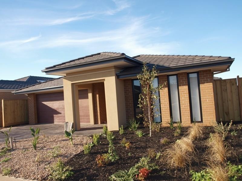 21 Merrystow Way, Melton VIC 3337