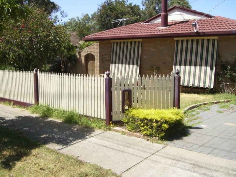 14 Wolfe Rd, Melton VIC 3337