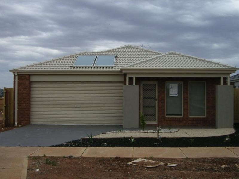 6 Boulderwood Court, Kurunjang VIC 3337