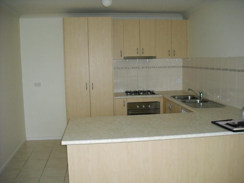 4 Jolley Rise, Melton West VIC 3337