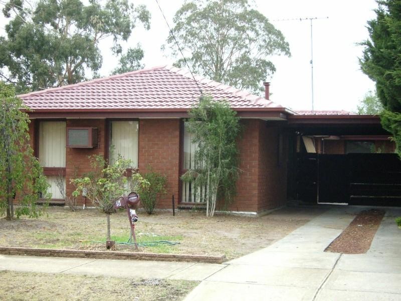5 Risson Street, Melton South VIC 3338