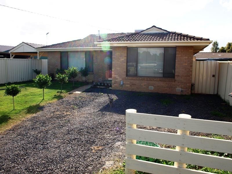 52 a Henry Street, Melton VIC 3337